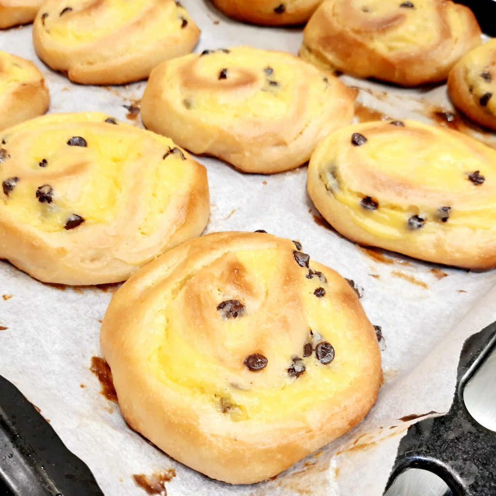 brioches danesi allo yogurt con crema e cioccolato