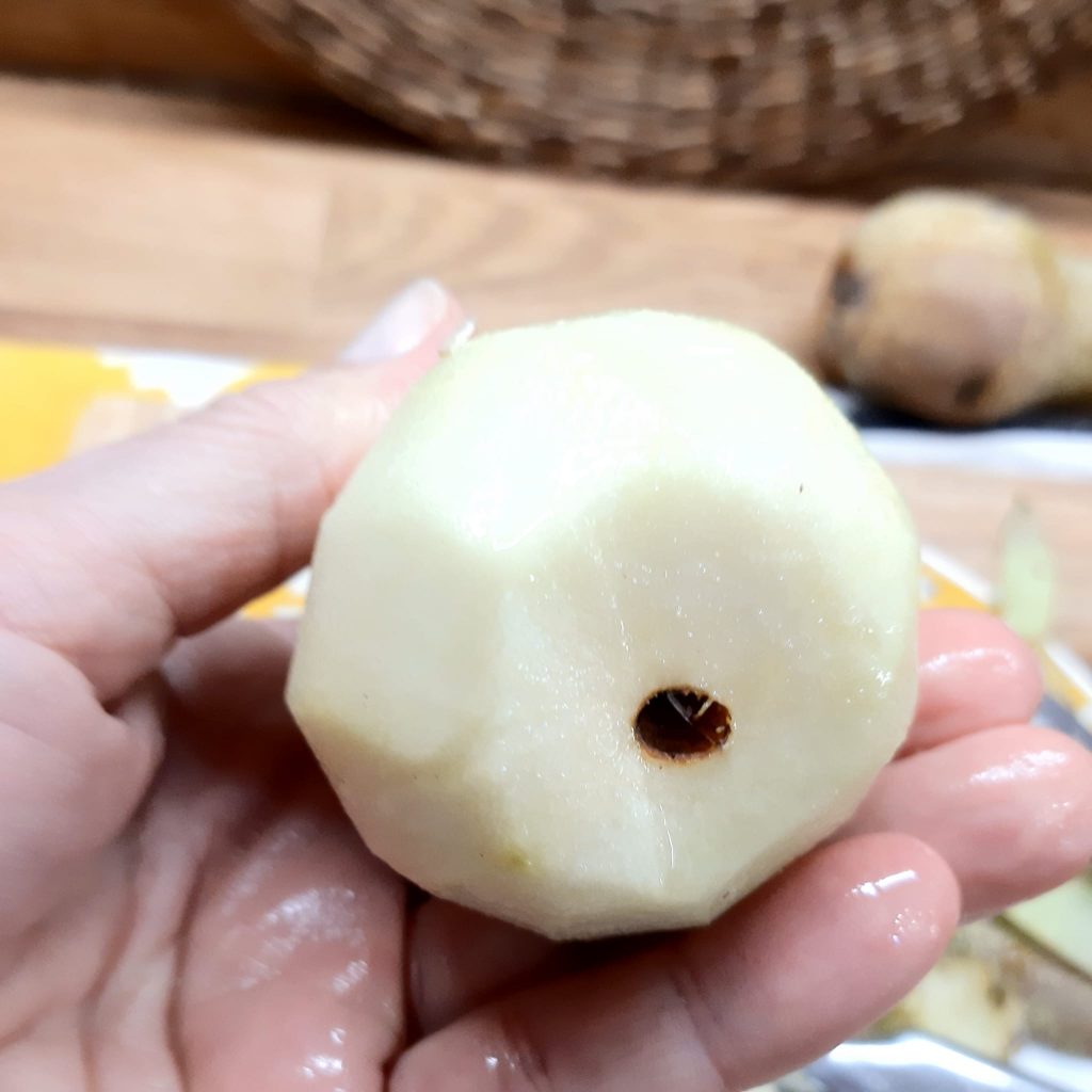 pere sciroppate con cioccolato fondente