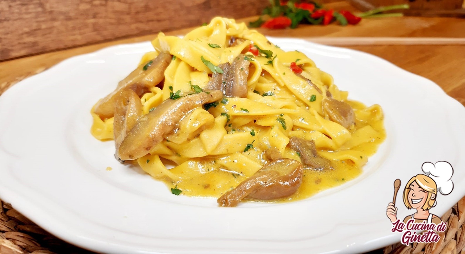 fettuccine con funghi misti e zafferano