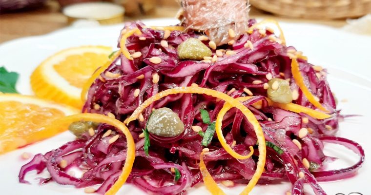 INSALATA DI CAVOLO ROSSO CON CAPPERI E ACCIUGHE