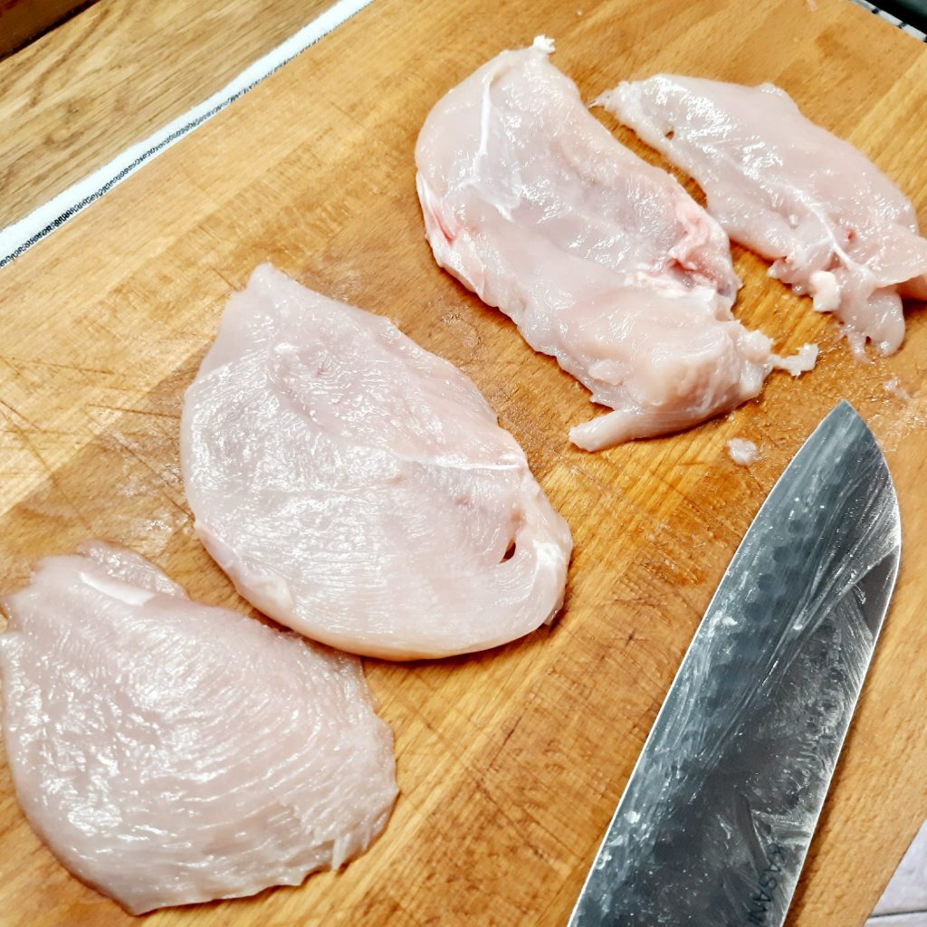 scaloppine di pollo con pomodorini e formaggio