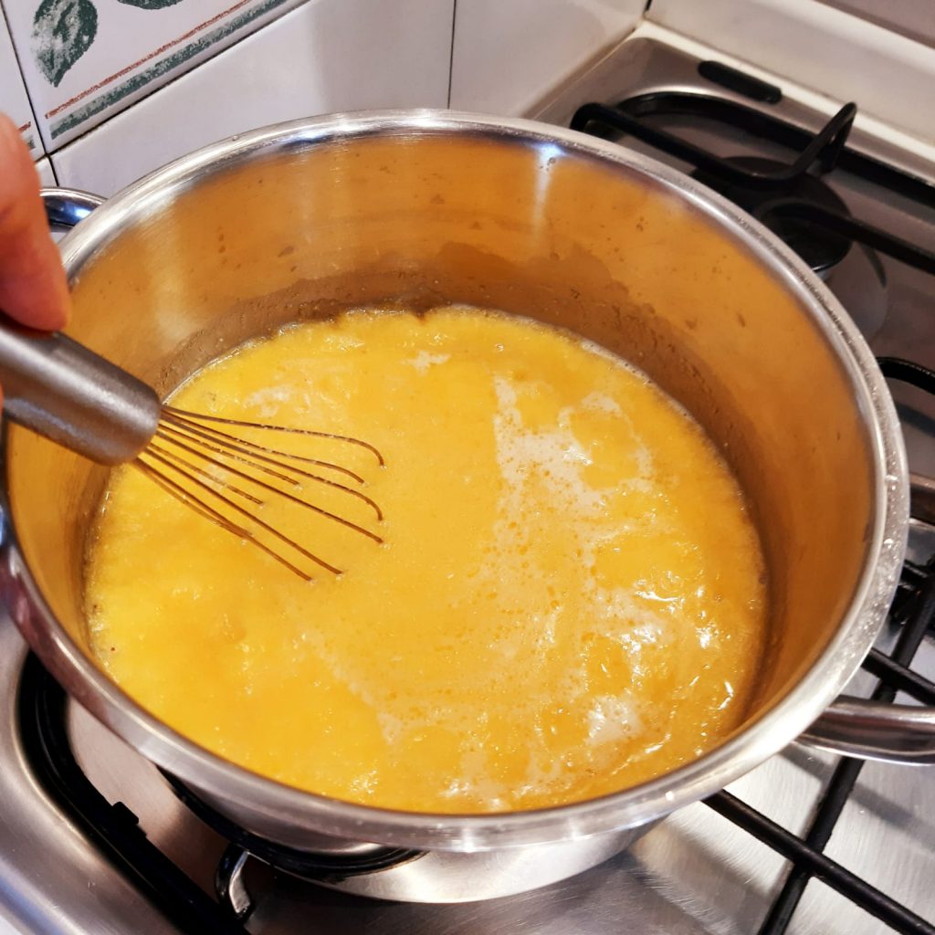 burger di polenta con speck e scamorza affumicata