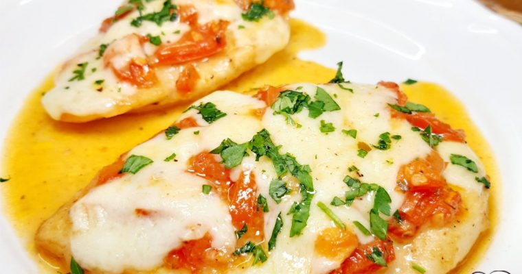 SCALOPPINE DI POLLO CON POMODORINI E FORMAGGIO