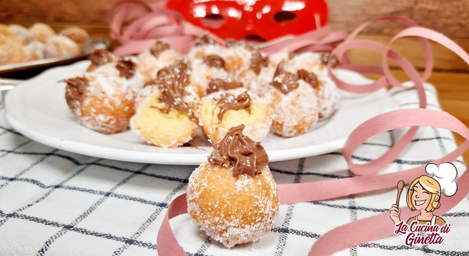 castagnole ripiene con crema di nocciole