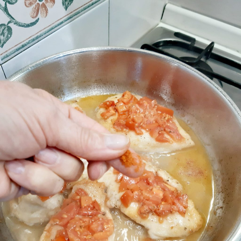 scaloppine di pollo con pomodorini e formaggio