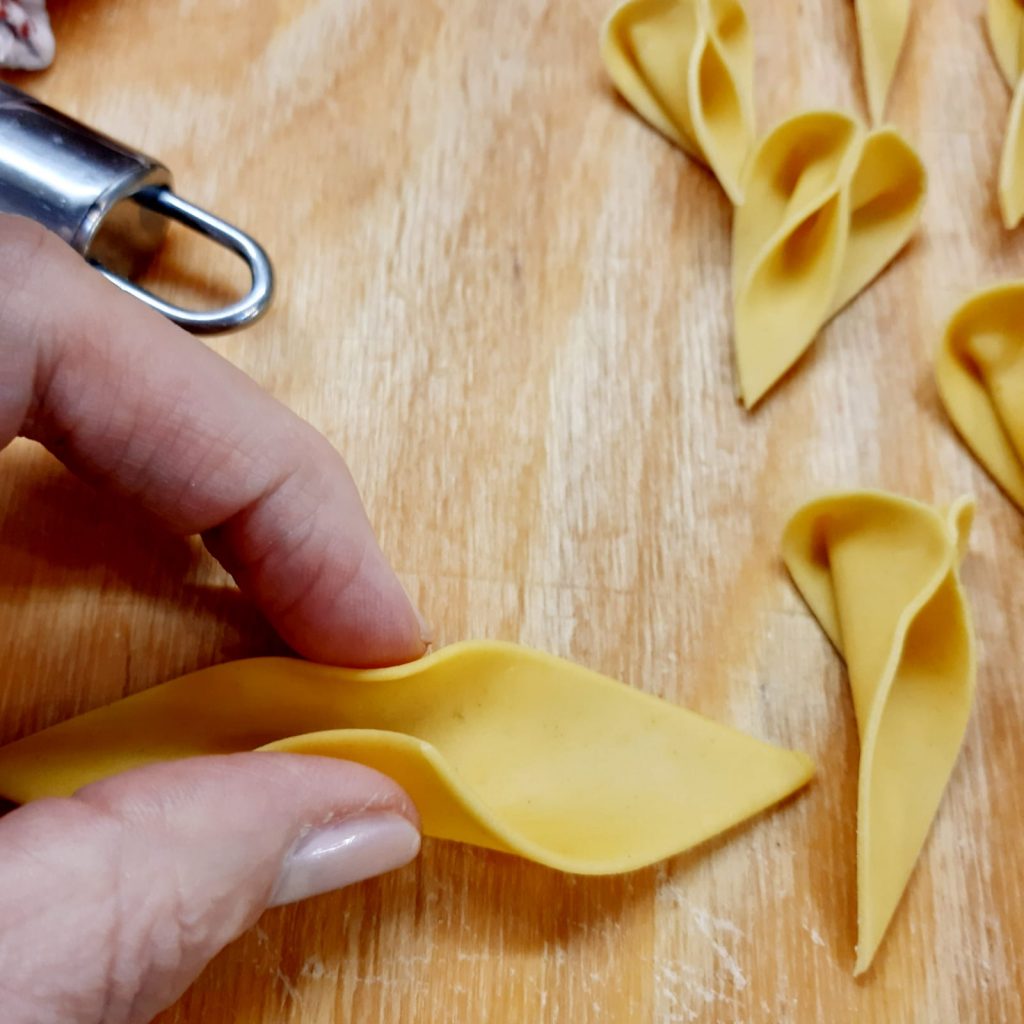 fiori di pasta all'uovo