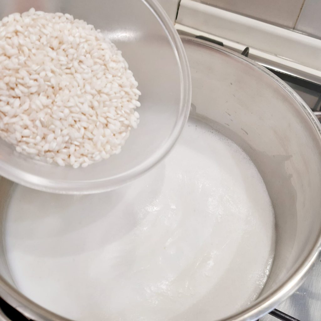 torta di riso con cocco e cioccolato