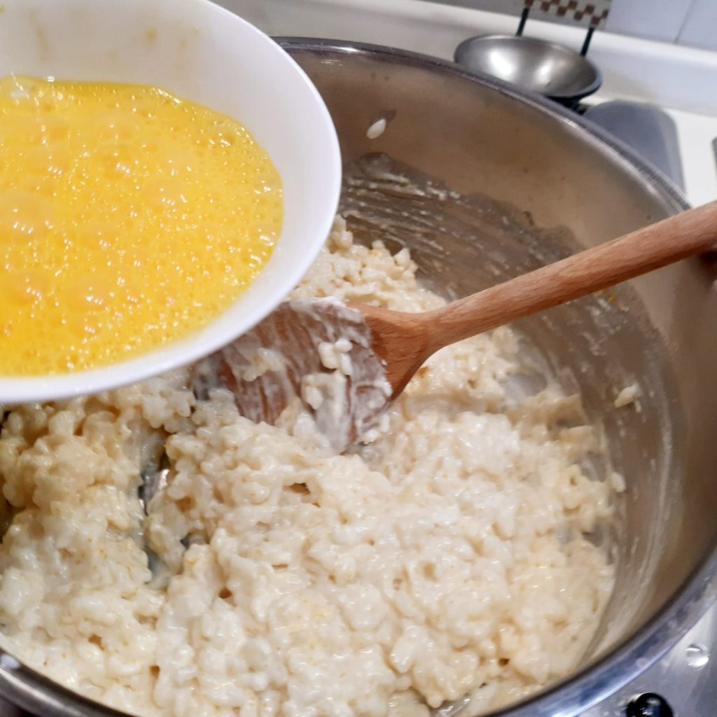 frittelle di riso con zucchero e cannella