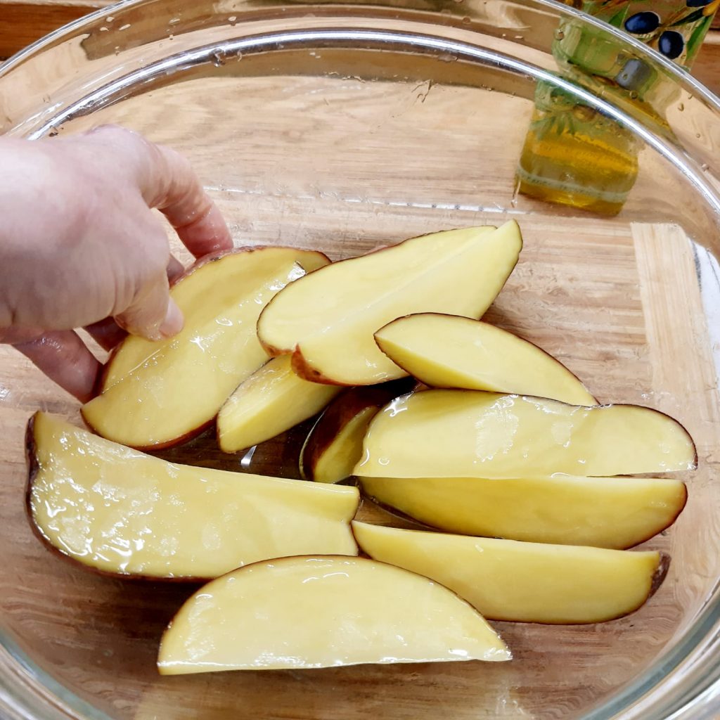 PATATE CROCCANTI A SPICCHI ALLA PAPRIKA