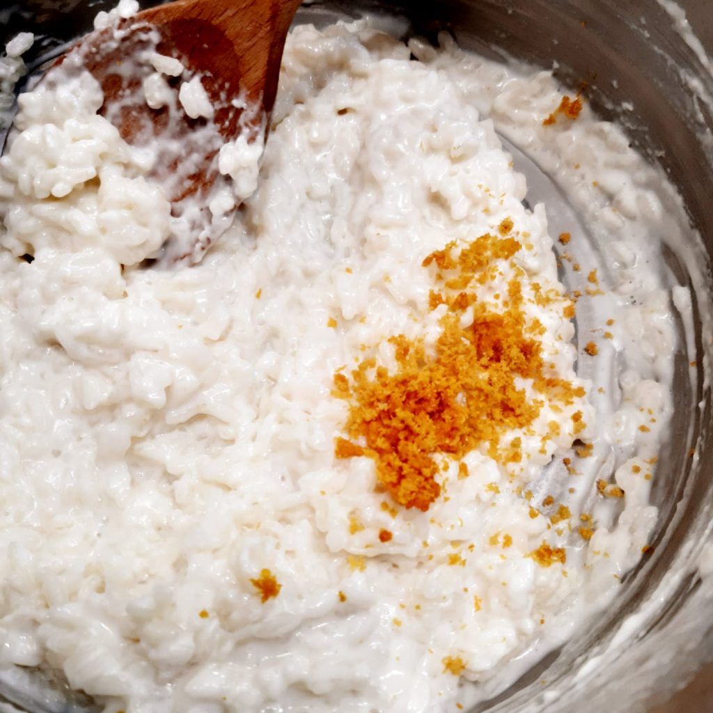 frittelle di riso con zucchero e cannella