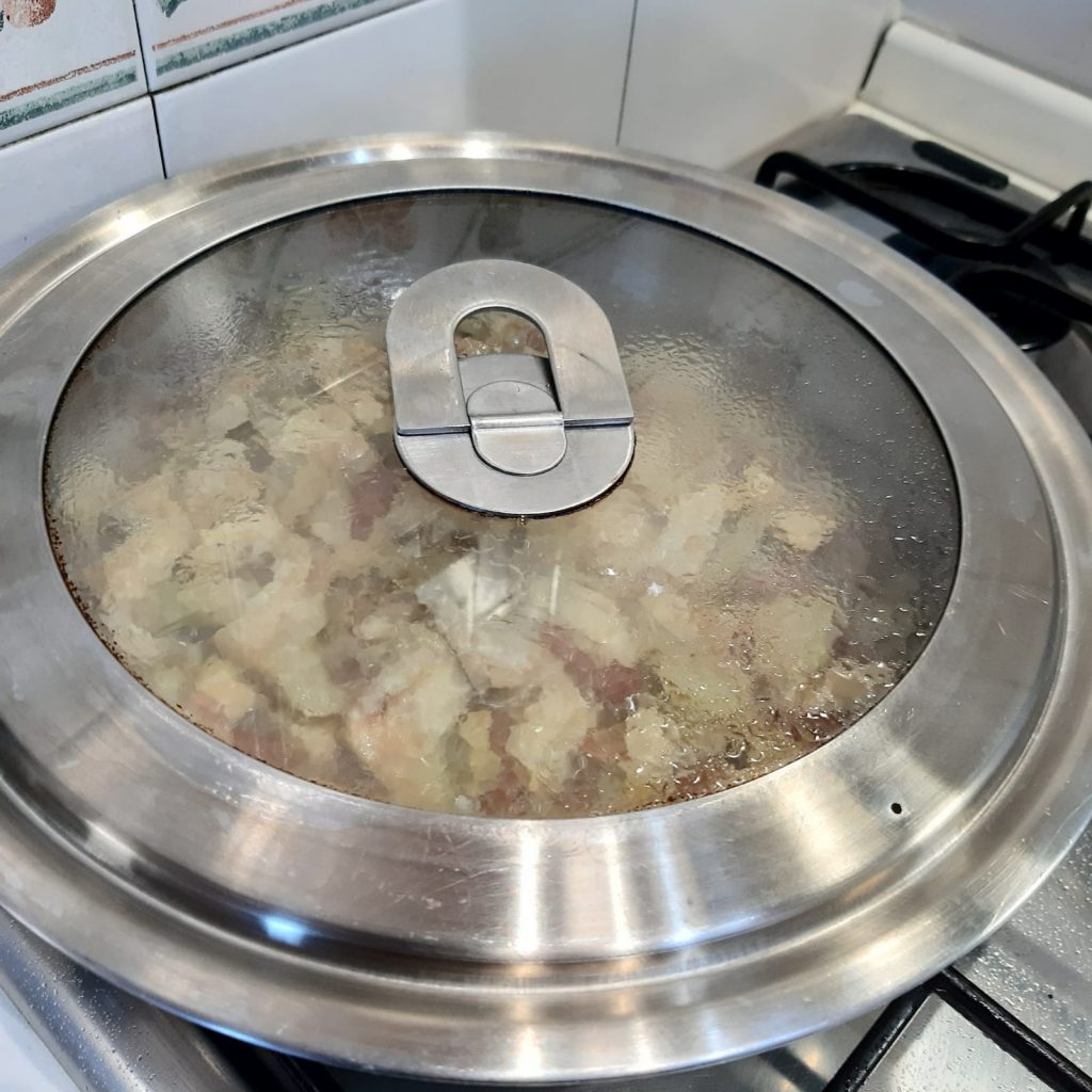 fettuccine fatte in casa con guanciale e carciofi