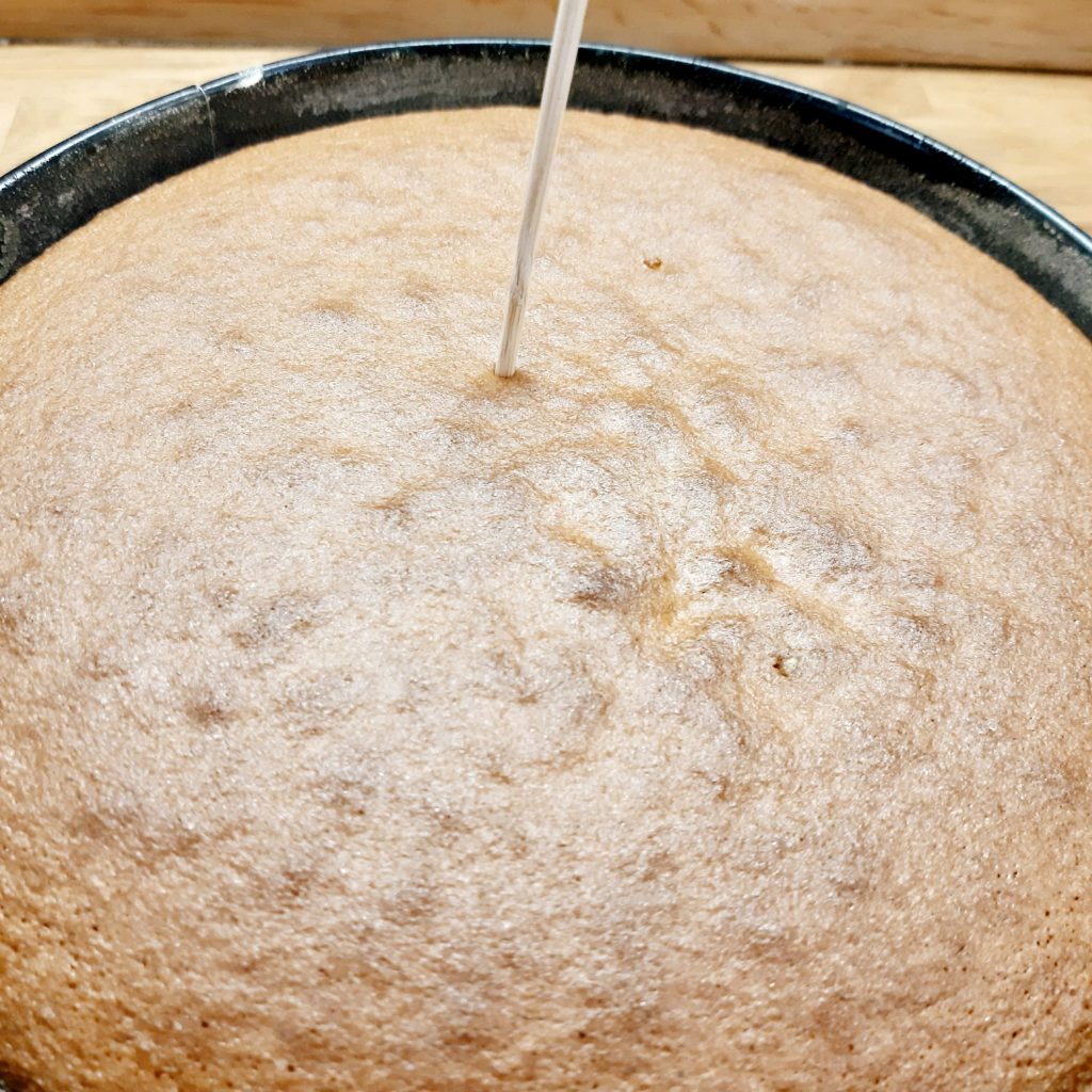 torta versata con marmellata