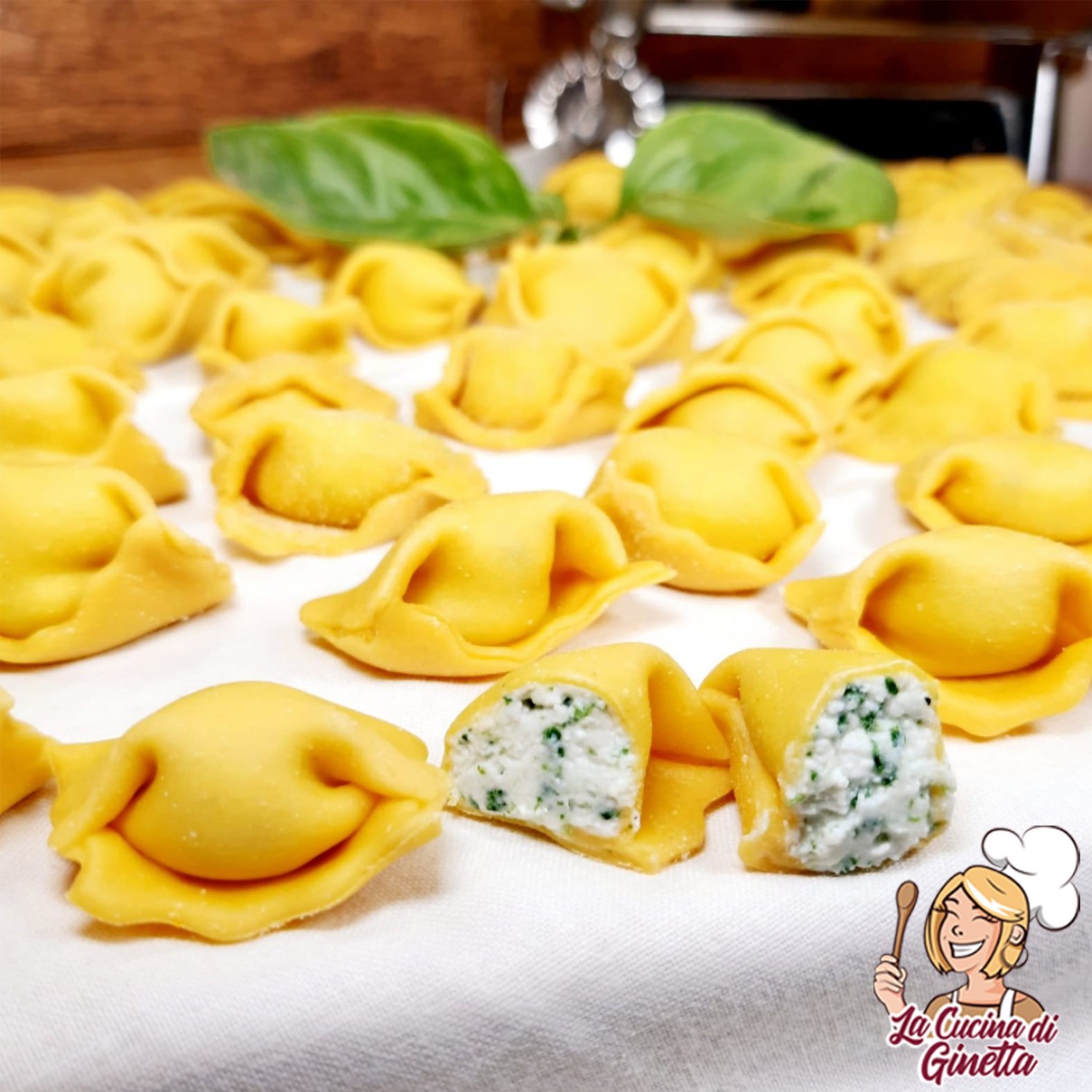 ravioli del plin con ricotta e spinaci