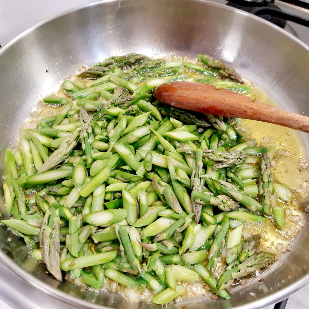 sedani di lenticchie in insalata con asparagi