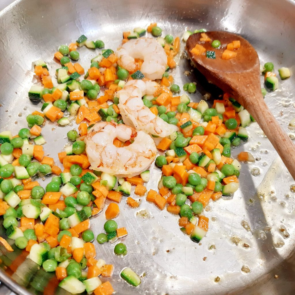 polpettine di cous cous  con verdure e gamberi