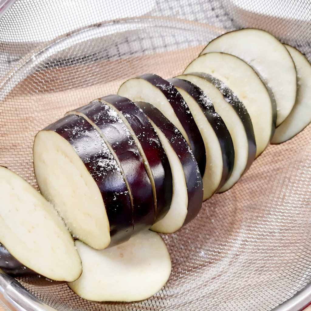 carrozze di melanzane con mozzarella e acciughe