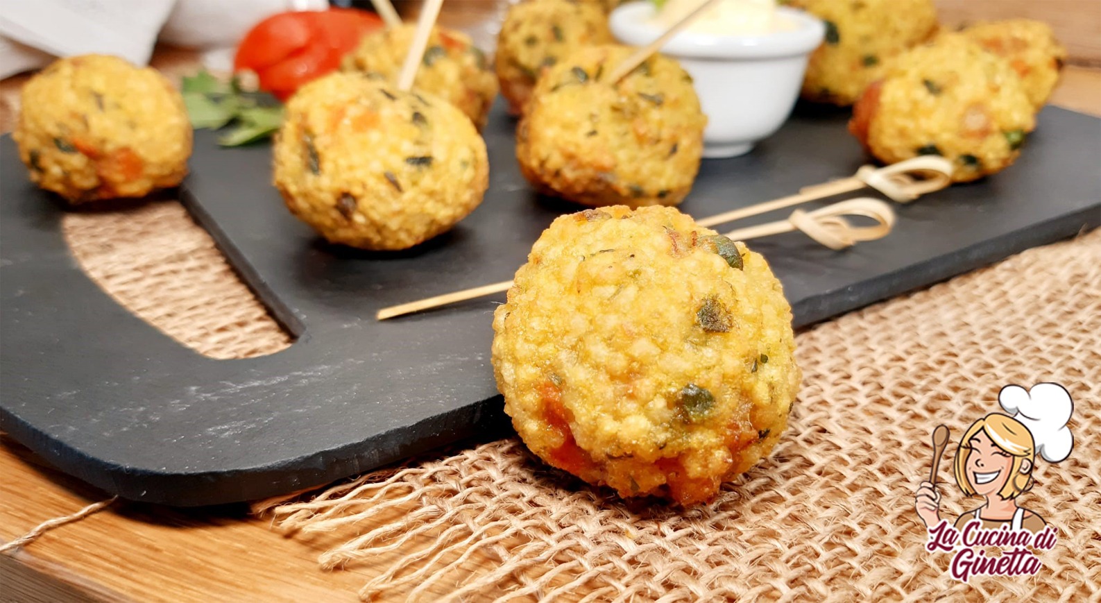 polpettine di cous cous  con verdure e gamberi