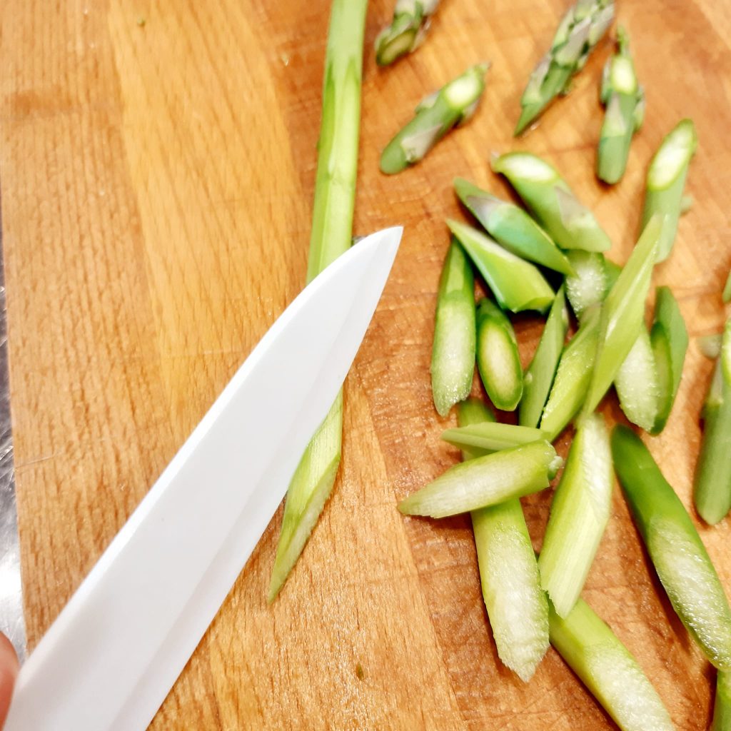sedani di lenticchie in insalata con asparagi