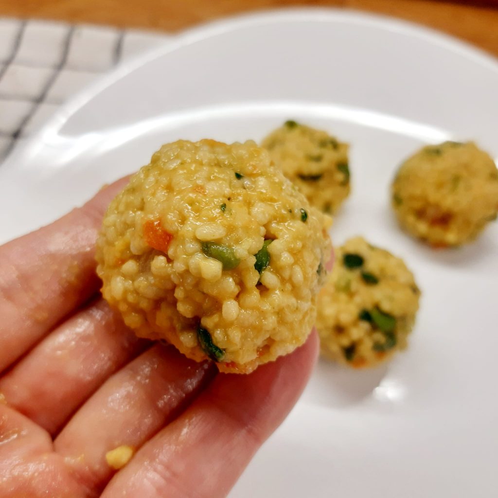 polpettine di cous cous  con verdure e gamberi