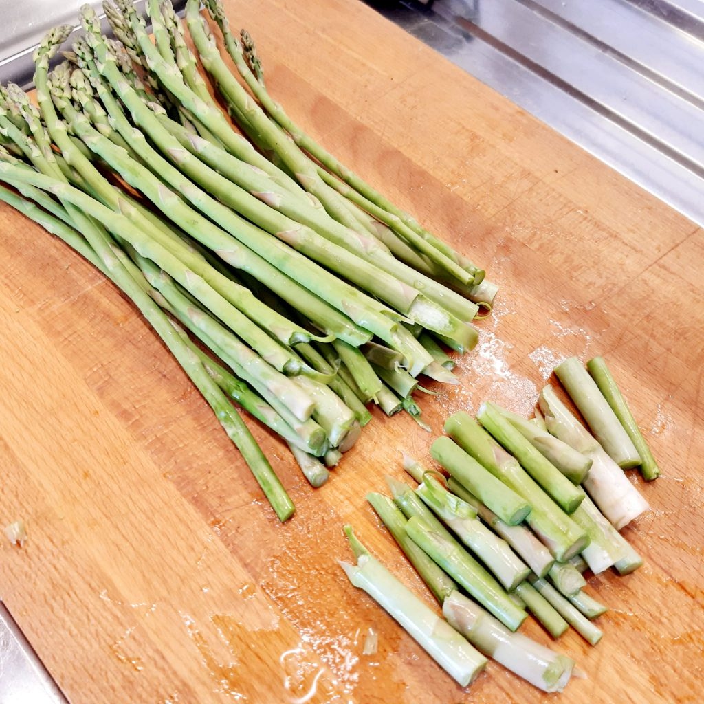 sedani di lenticchie in insalata con asparagi