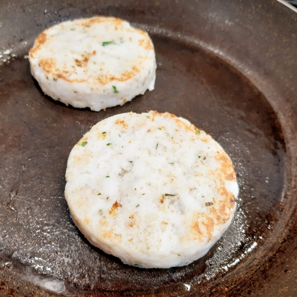 burger di merluzzo con erbe aromatiche