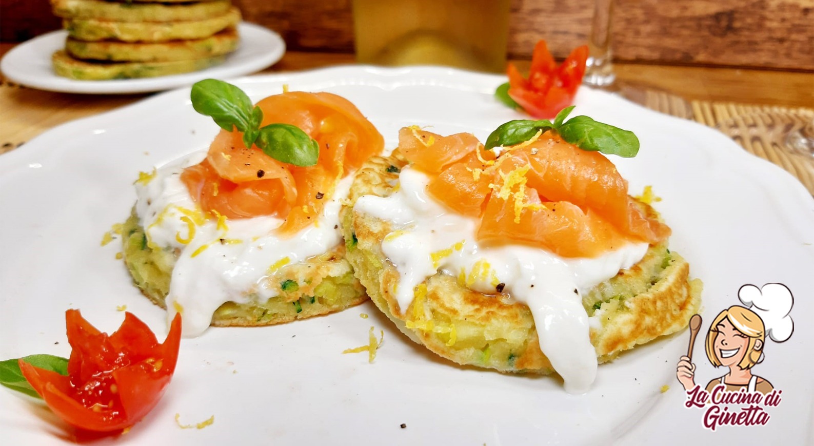 pancakes alle zucchine con burrata e salmone