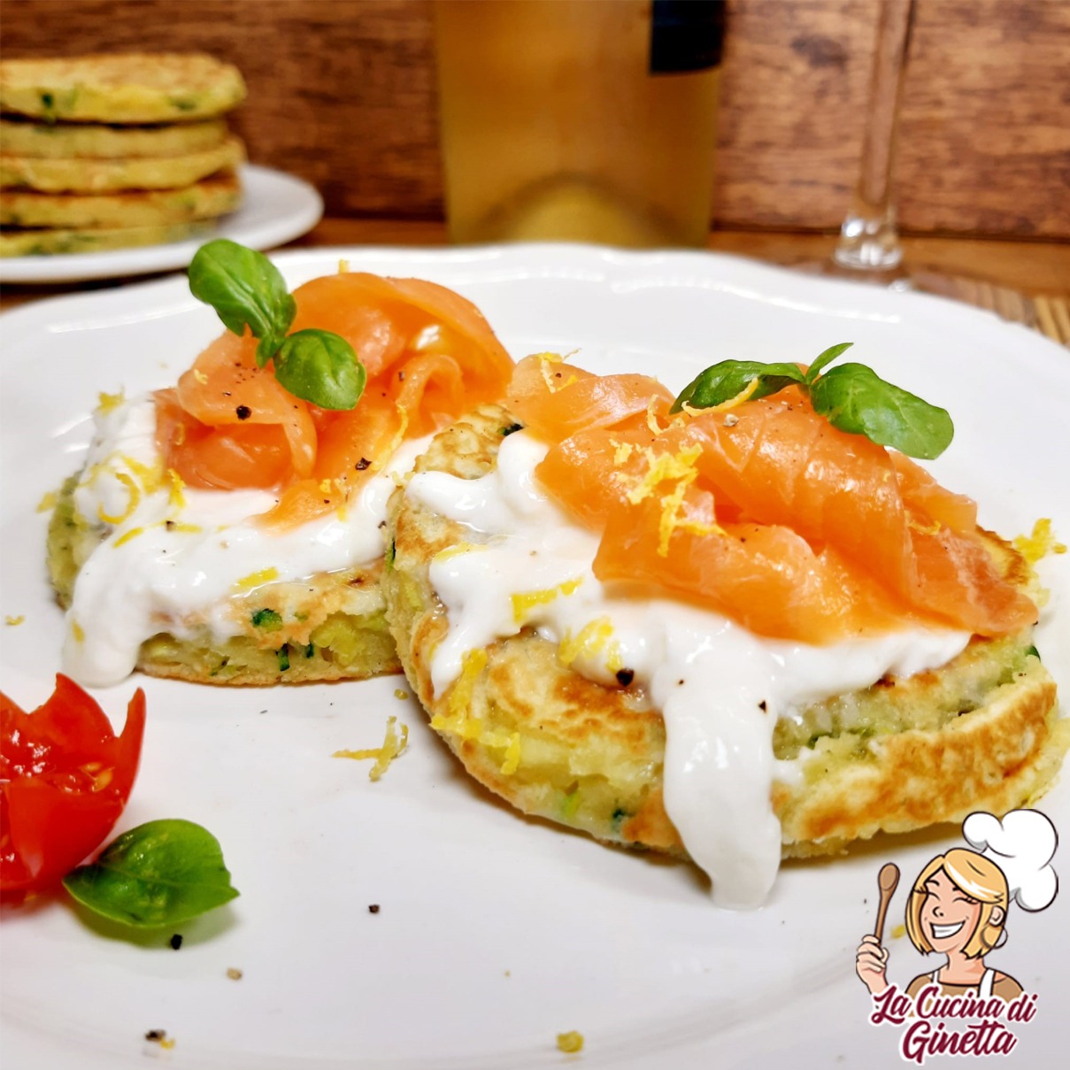 pancakes alle zucchine con burrata e salmone