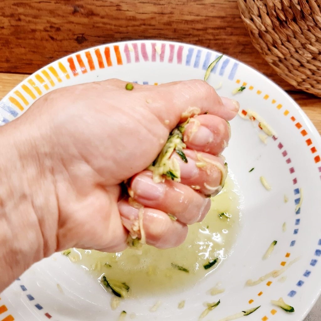 pancakes alle zucchine con burrata e salmone