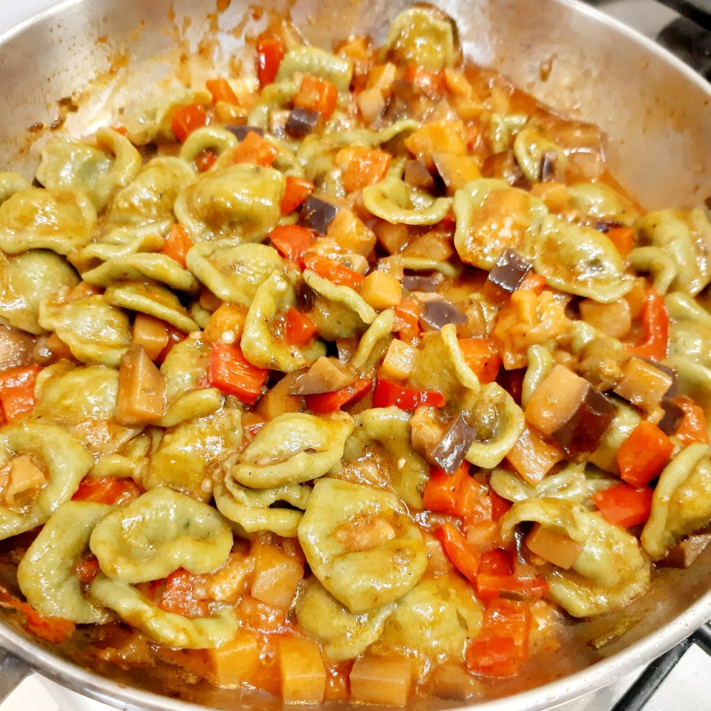 orecchiette con melanzane peperoni e ricotta salata