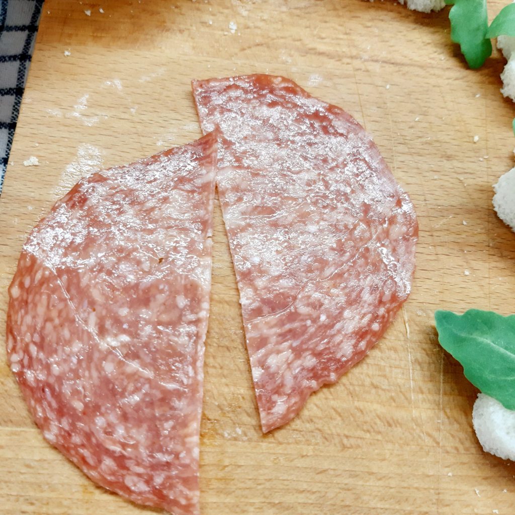 stuzzichini con salame peperoni provolone e olive