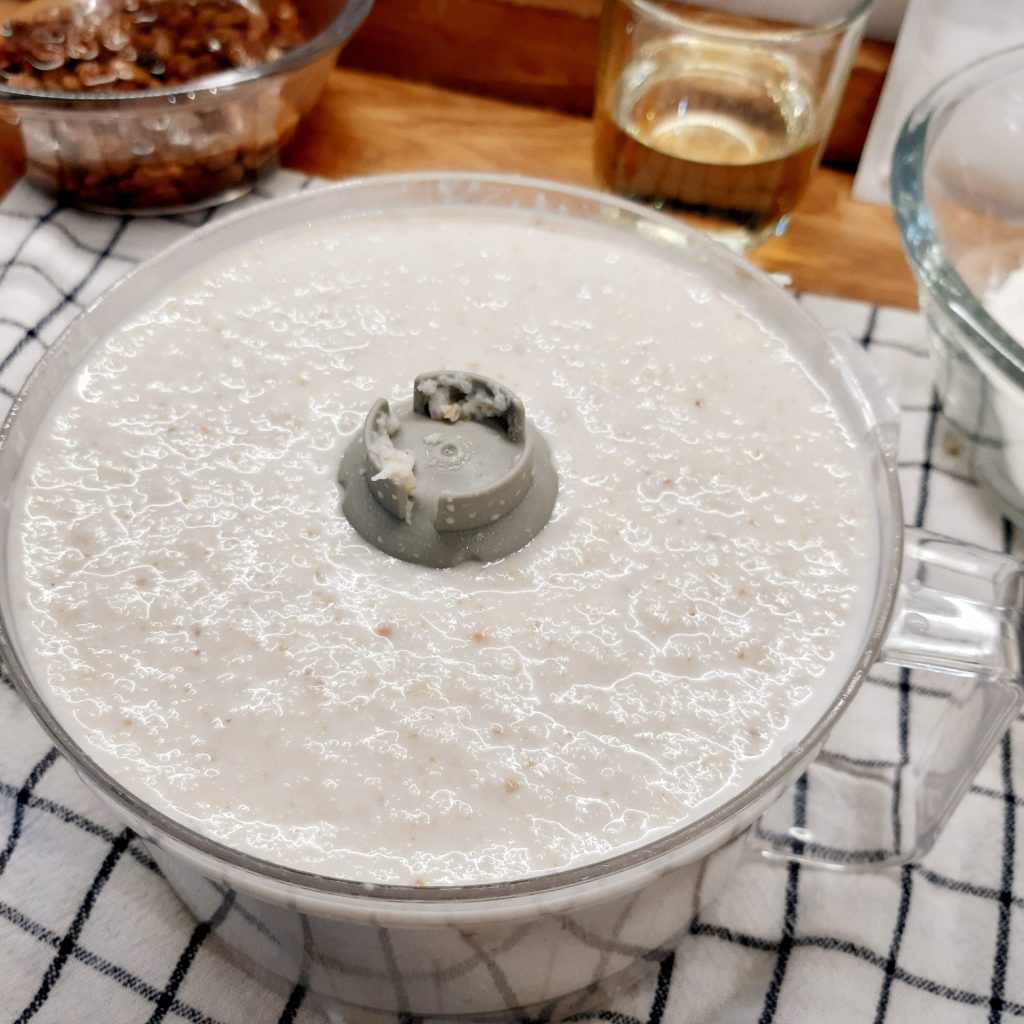 ciambellone di pane con uvetta e cioccolato fondente