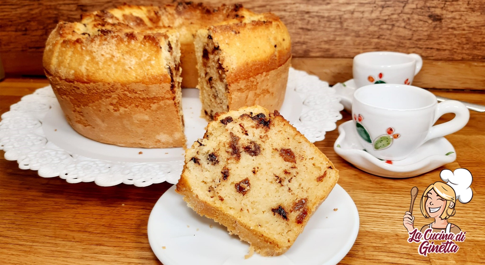 ciambellone di pane con uvetta e cioccolato fondente