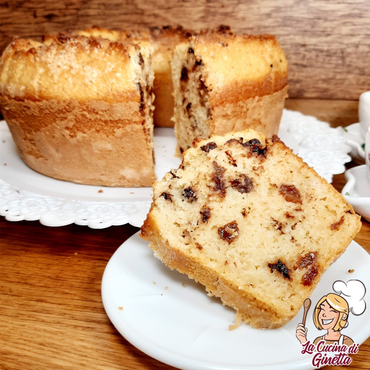 ciambellone di pane con uvetta e cioccolato fondente