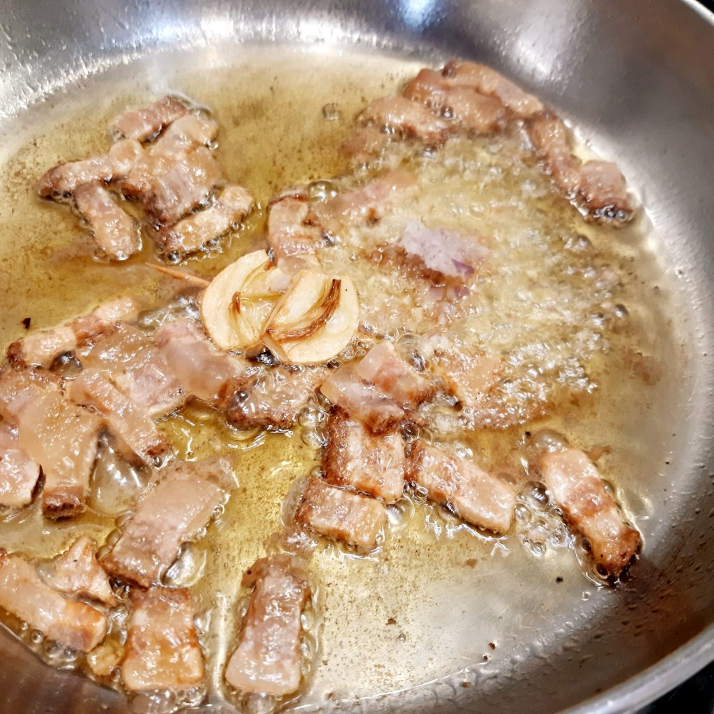 fusilli al peperone crusco con pancetta e carciofi