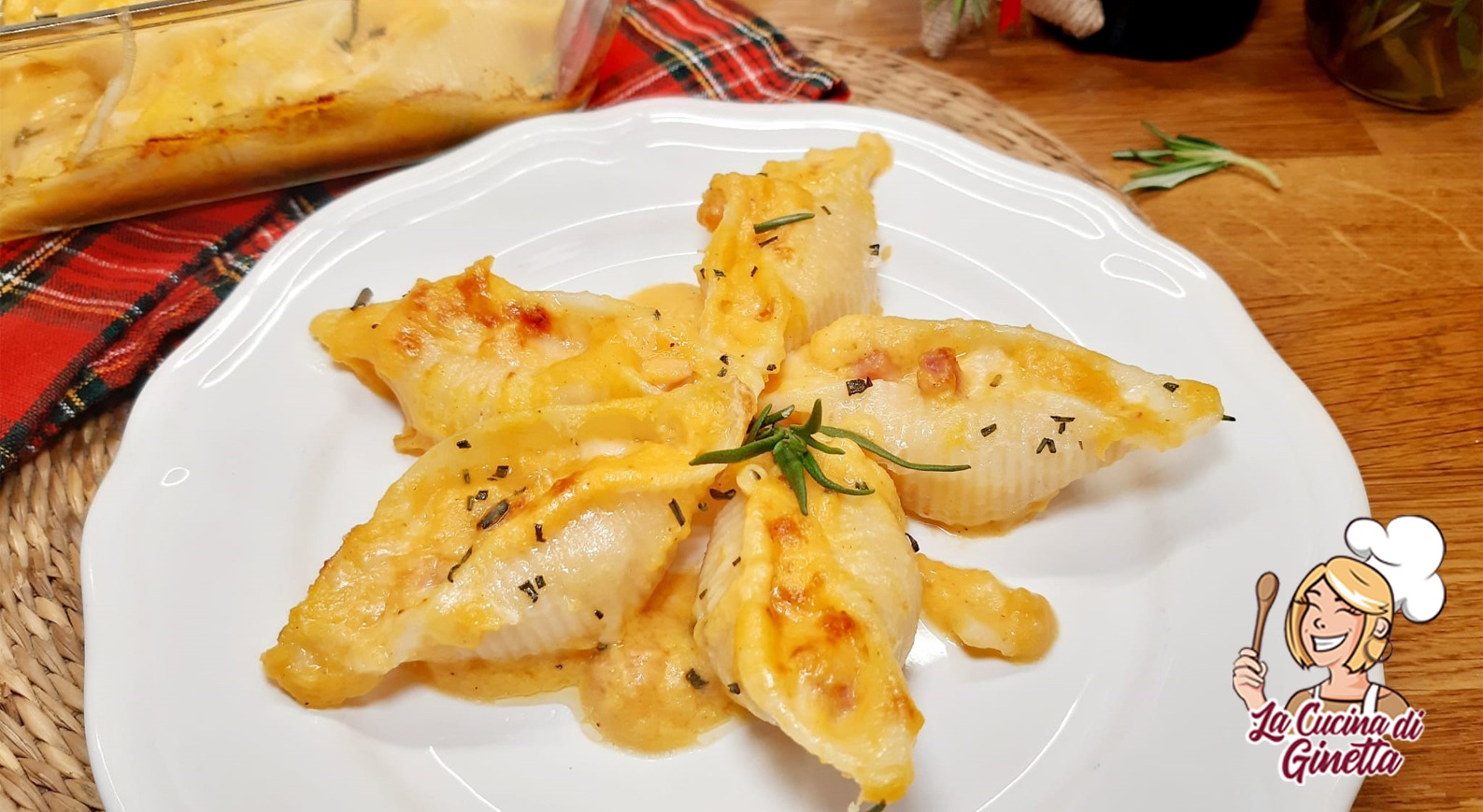 conchiglioni con zucca prosciutto cotto e scamorza