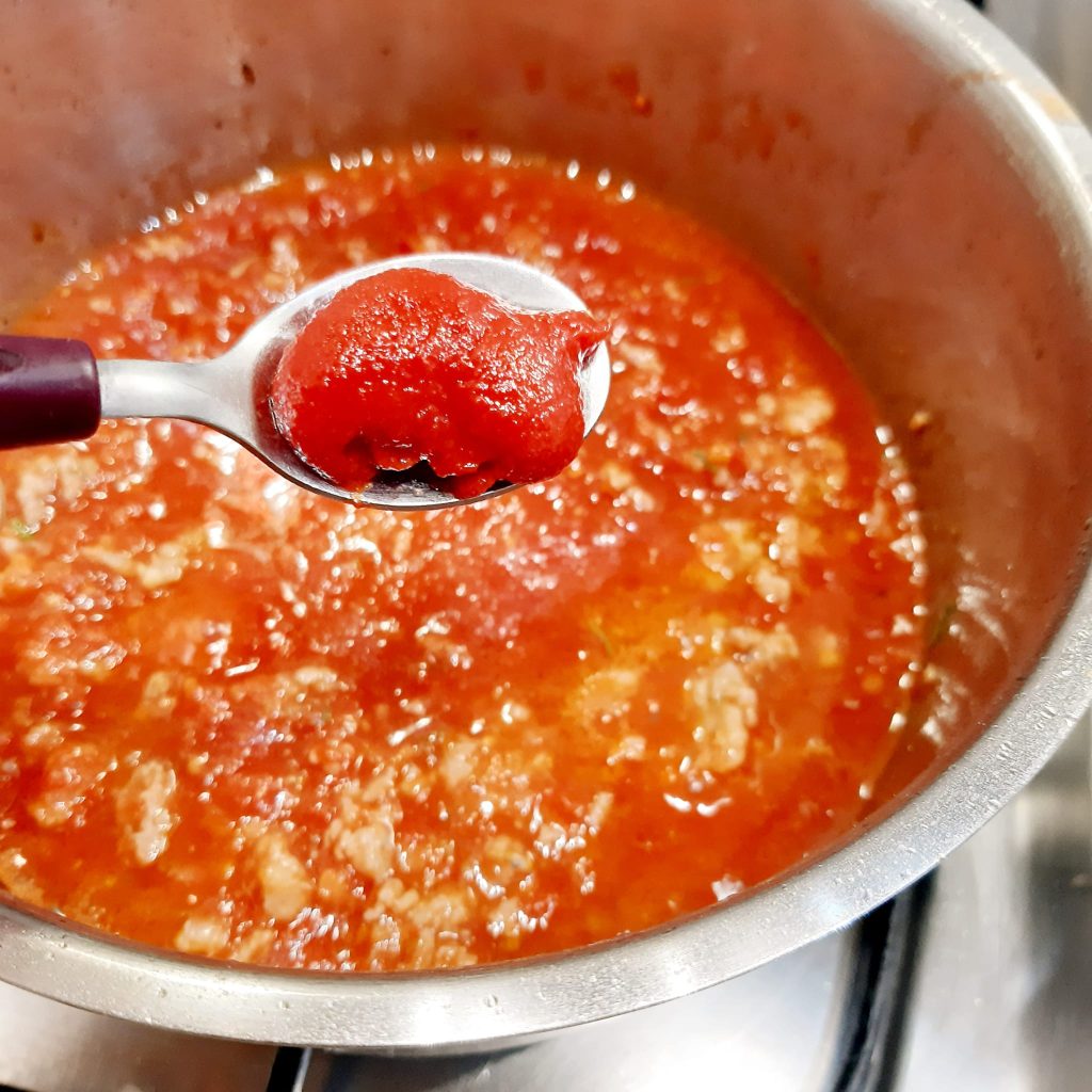 lasagna con pane carasau al ragù di salsiccia