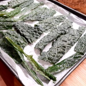 chips di foglie di cavolo nero