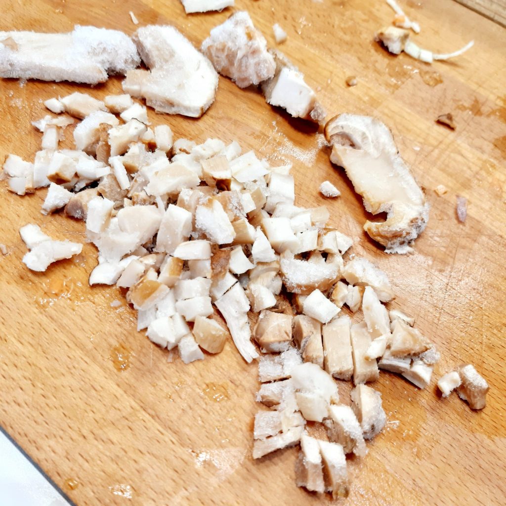 tagliata di pollo al ragù di funghi porcini