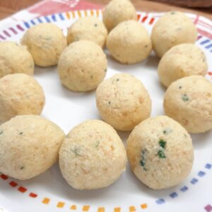 POLPETTE DI PANE E PECORINO IN UMIDO