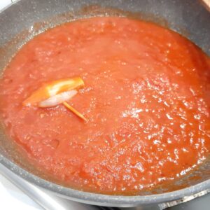 POLPETTE DI PANE E PECORINO IN UMIDO