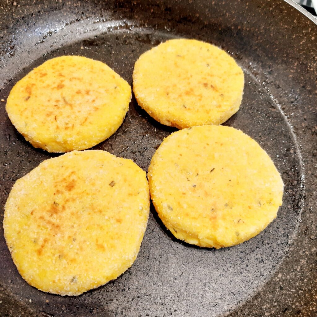 burger di riso allo zafferano farciti