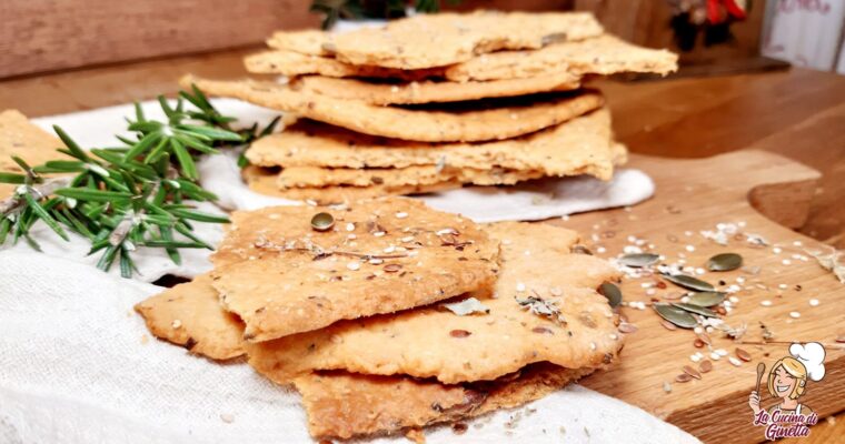 FOCACCIA SCROCCHIARELLA CON SEMI E ROSMARINO