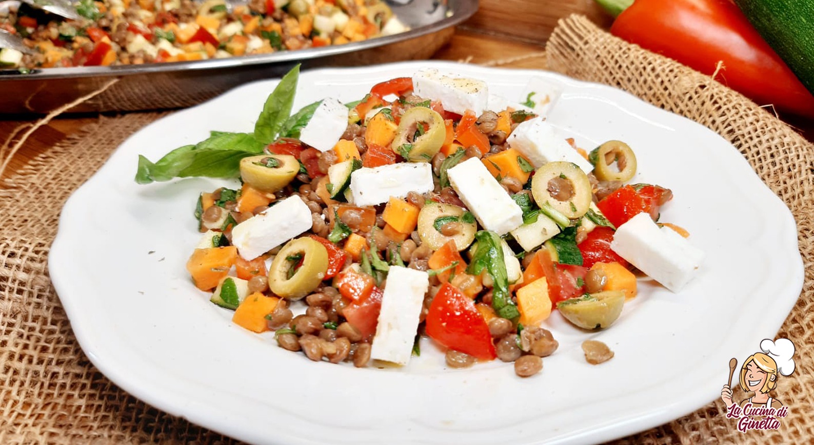 insalata di lenticchie con verdure e feta