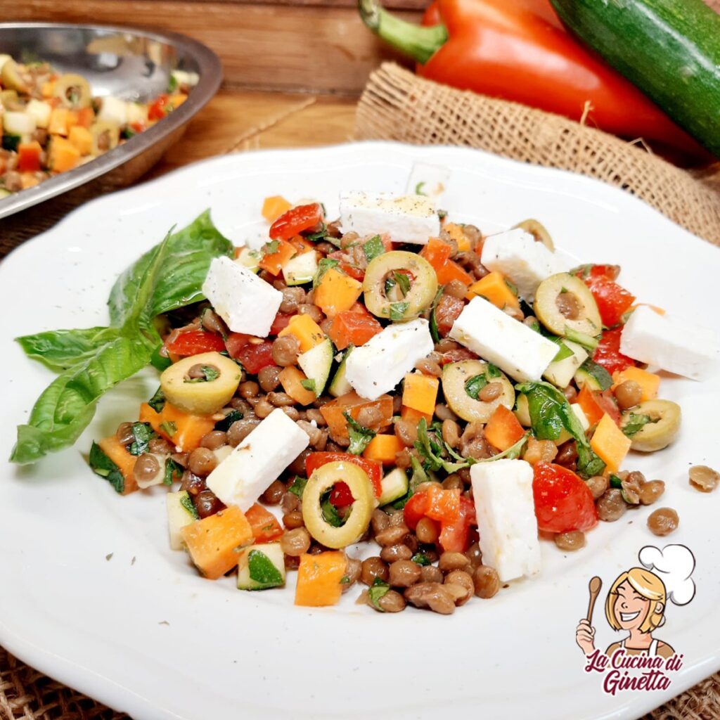 insalata di lenticchie con verdure e feta