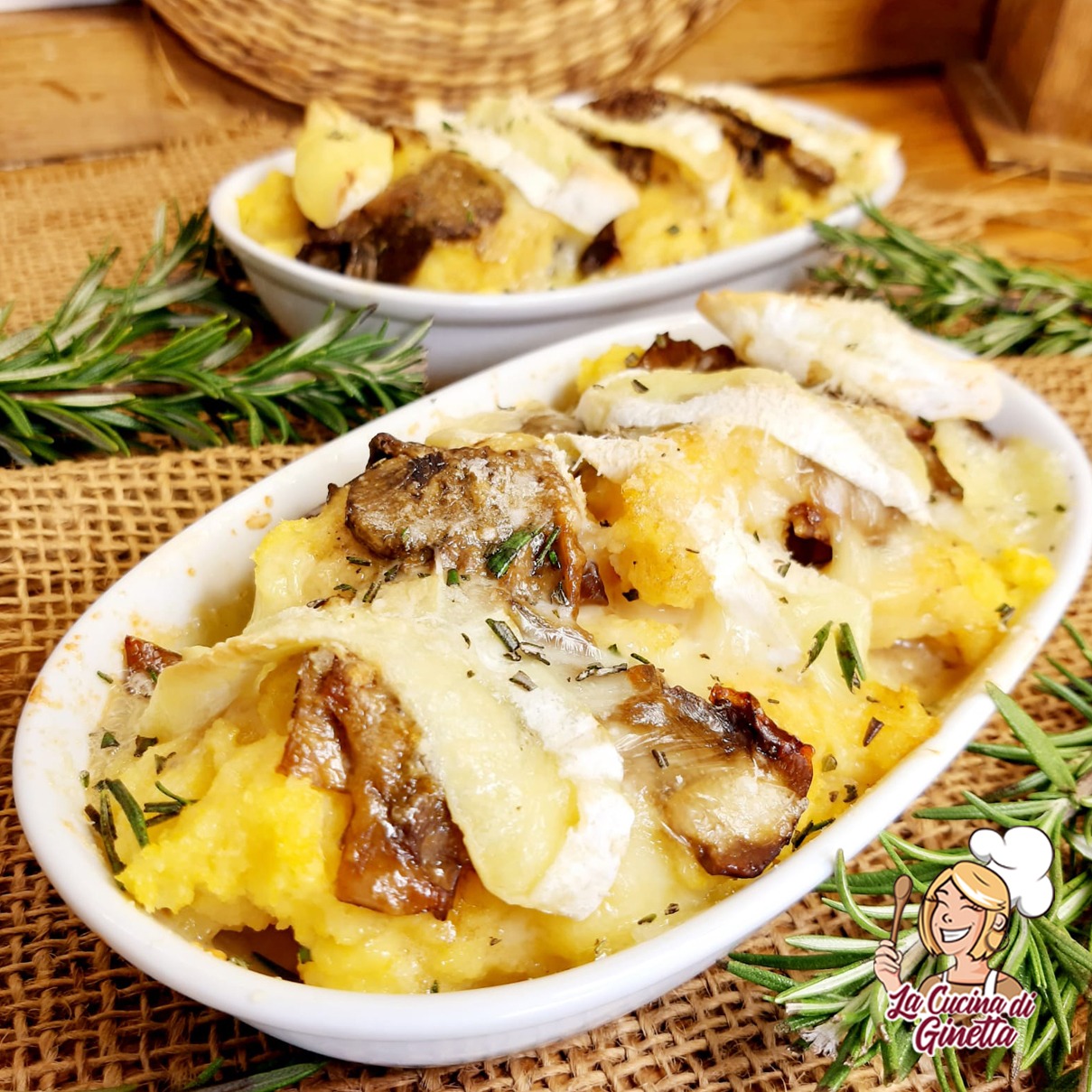 polenta al coccio con funghi e tomino fuso