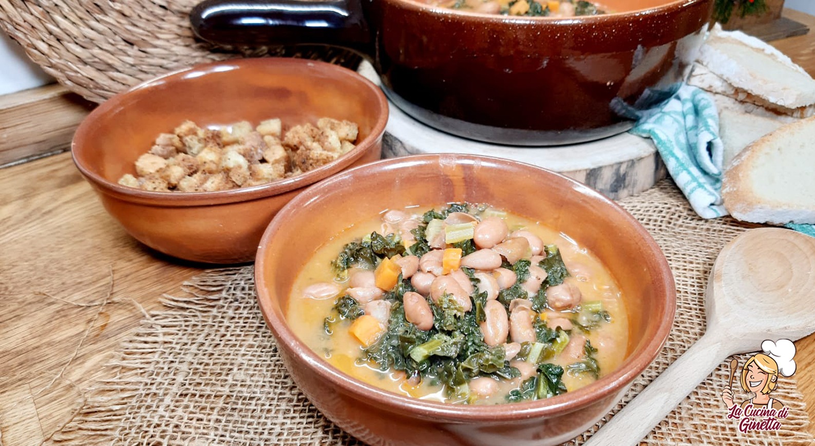 zuppa contadina con fagioli e cavolo nero