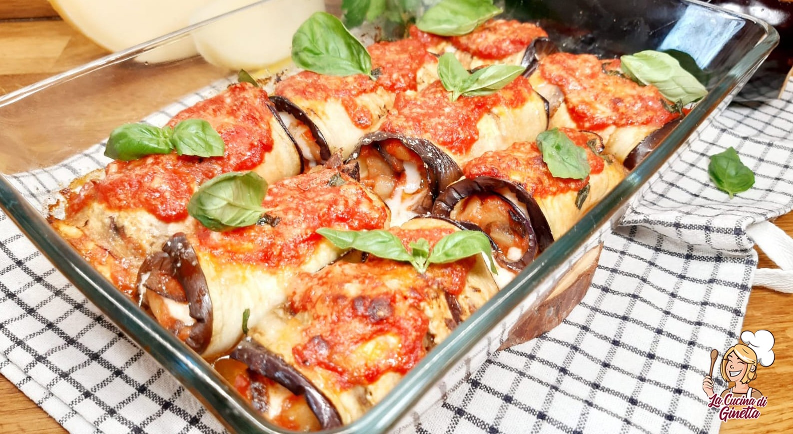 involtini di melanzane alla parmigiana con caciocavallo